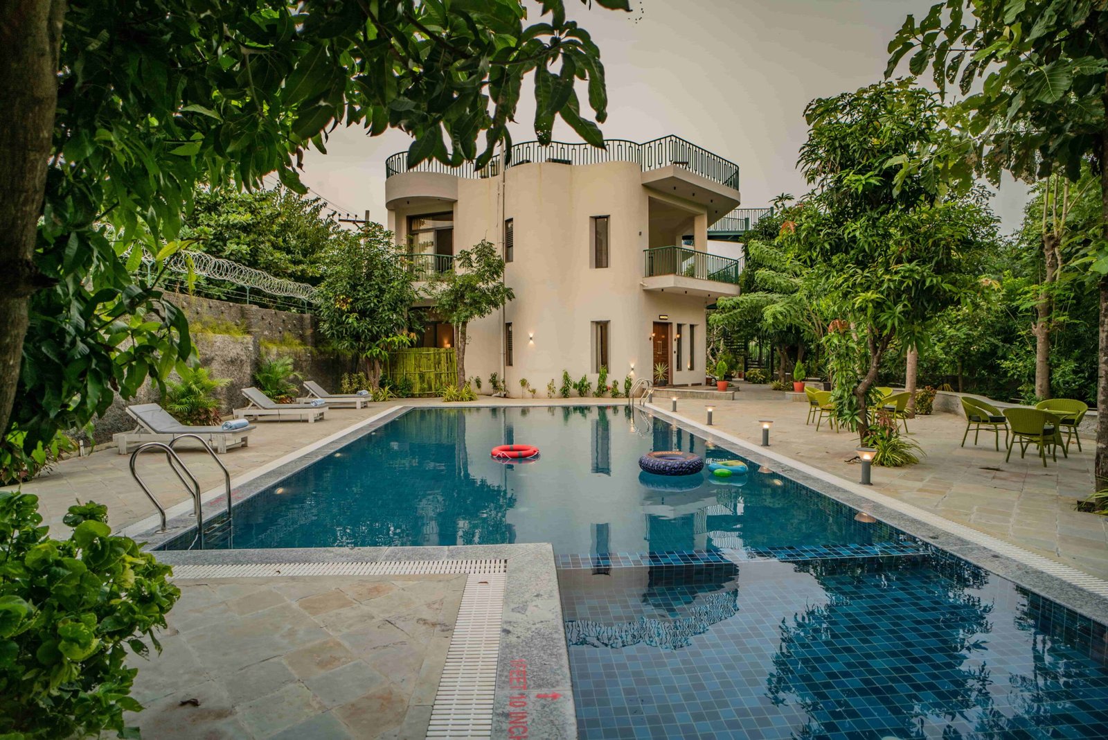 best resort in udaipur with private swimming pool